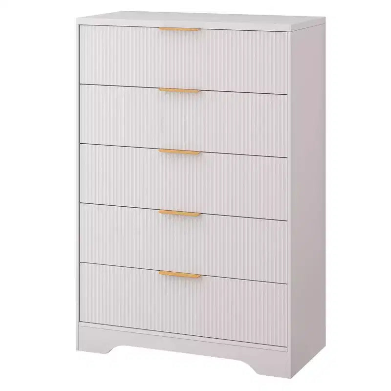 Cassettiera a 5 cassetti con frontali scanalati e maniglie color oro, comò alto per camera da letto