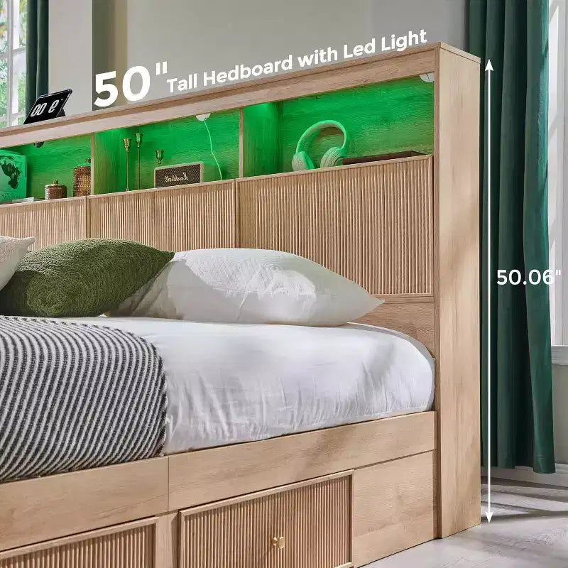Struttura letto king size con testiera, struttura letto a piattaforma moderna in legno con luci e stazione di ricarica e cassetti, nessun bisogno di rete a molle