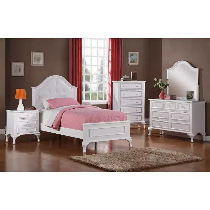 Comodino Isabella Youth a 3 cassetti bianco: struttura in legno massello, impiallacciatura in legno, include ferramenta antiribaltamento